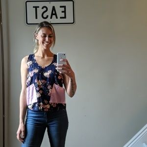 Floral tank top with pockets